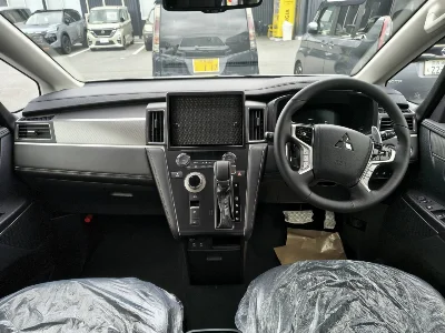 MITSUBISHI DELICA D5