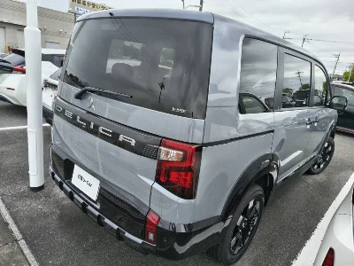 MITSUBISHI DELICA D5