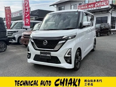 NISSAN ROOX