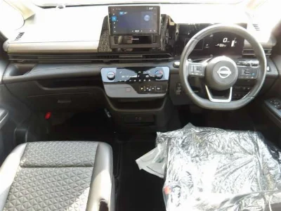 NISSAN SERENA 2023 с аукциона, 2000cc, пробег 37 000 км