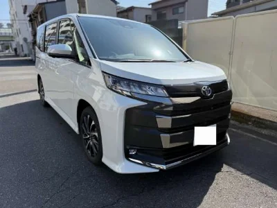 TOYOTA NOAH