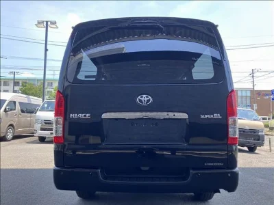 TOYOTA HIACE VAN