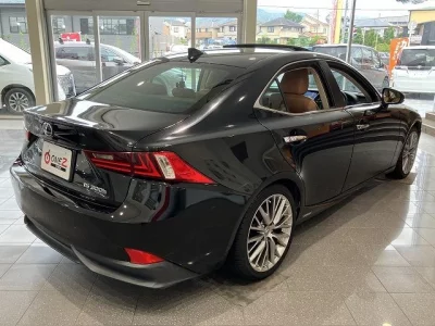 LEXUS IS