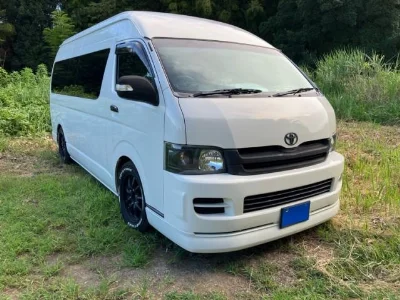 TOYOTA HIACE VAN