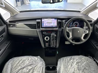 MITSUBISHI DELICA D5