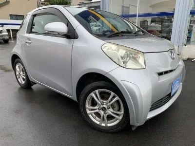 TOYOTA IQ