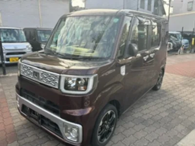DAIHATSU WAKE