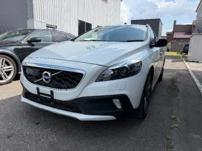 VOLVO V40