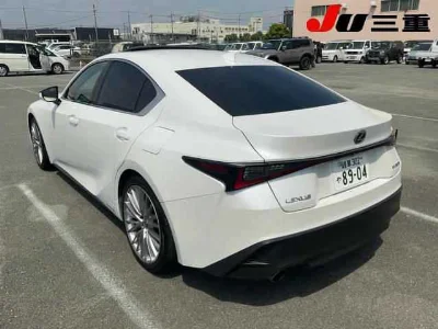 LEXUS IS
