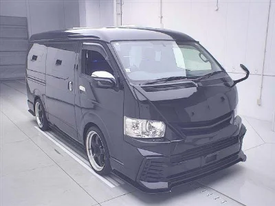 TOYOTA HIACE VAN