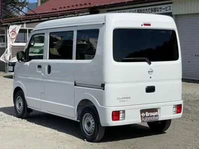NISSAN CLIPPER VAN