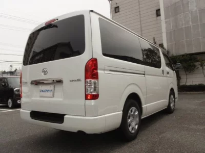 TOYOTA HIACE VAN