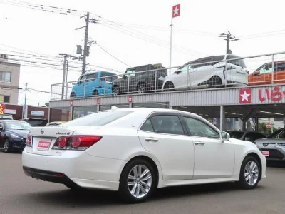 TOYOTA CROWN