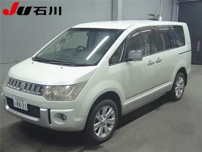 MITSUBISHI DELICA D5