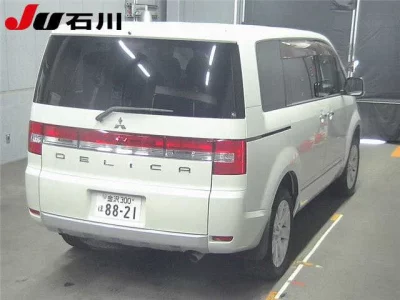 MITSUBISHI DELICA D5