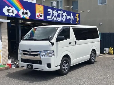 TOYOTA HIACE VAN