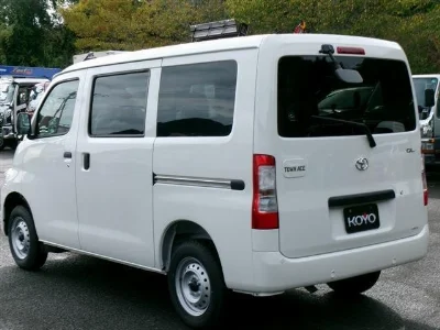 TOYOTA TOWN ACE VAN