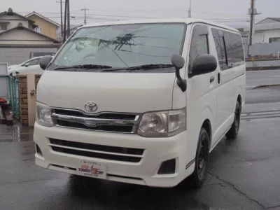 TOYOTA HIACE VAN