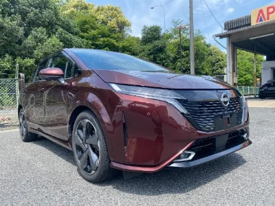NISSAN AURA