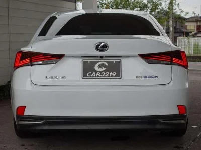 LEXUS IS