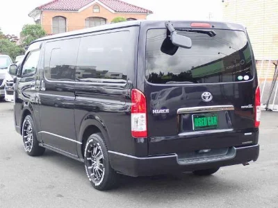 TOYOTA HIACE VAN
