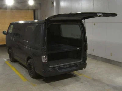 TOYOTA HIACE 2004 с аукциона, 2500cc, пробег 297 000 км
