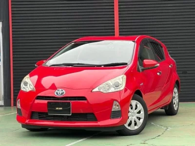 TOYOTA AQUA 2012 с аукциона, 1500cc, пробег 117 000 км