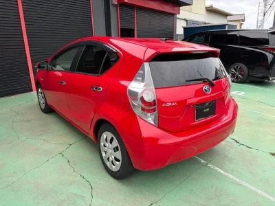 TOYOTA AQUA 2012 с аукциона, 1500cc, пробег 117 000 км