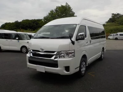 TOYOTA HIACE