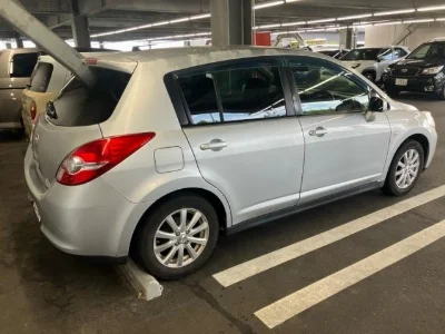 NISSAN TIIDA