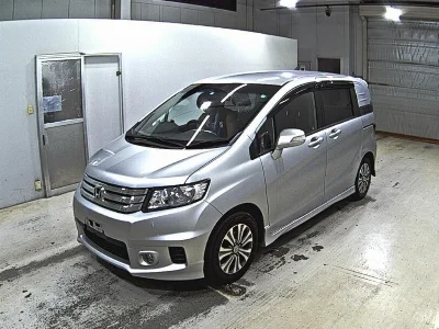 HONDA FREED SPIKE 2013 с аукциона, 1500cc, пробег 64 000 км
