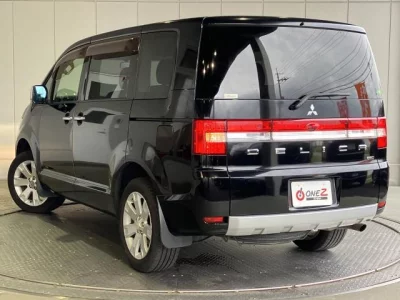 MITSUBISHI DELICA D5