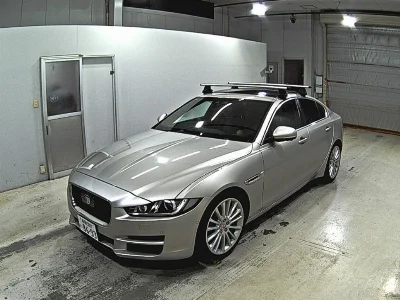 JAGUAR XE