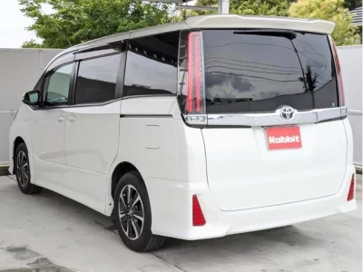 TOYOTA NOAH