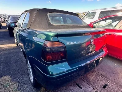VOLKSWAGEN GOLF CABRIOLET