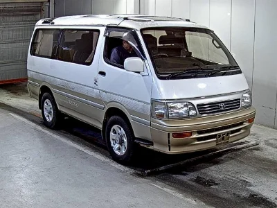 TOYOTA HIACE