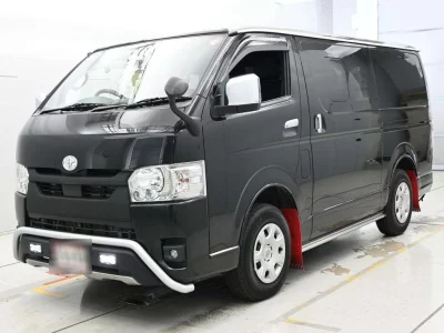 TOYOTA HIACE VAN