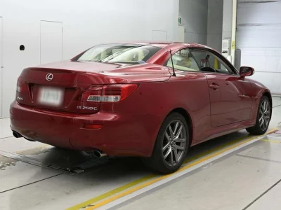 LEXUS IS