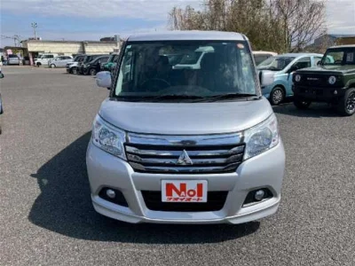 MITSUBISHI DELICA D2