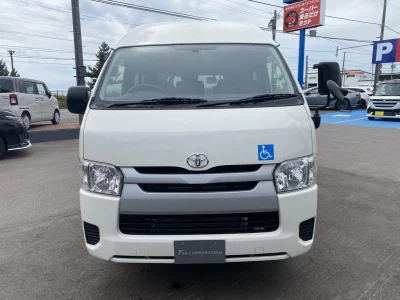 TOYOTA REGIUS VAN