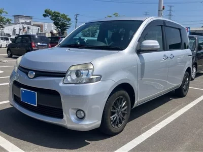 TOYOTA SIENTA 2013 с аукциона, 1500cc, пробег 94 000 км