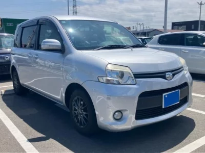 TOYOTA SIENTA 2013 с аукциона, 1500cc, пробег 94 000 км