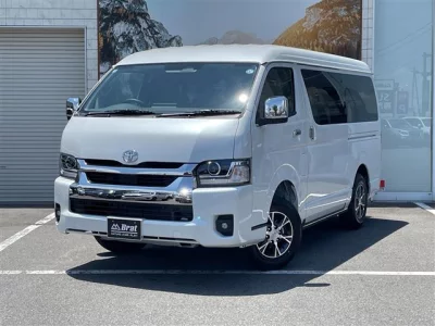 TOYOTA HIACE