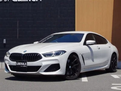 BMW 8 SERIES