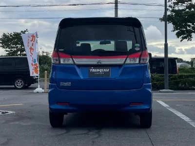 MITSUBISHI DELICA D2
