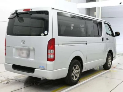 TOYOTA REGIUS VAN