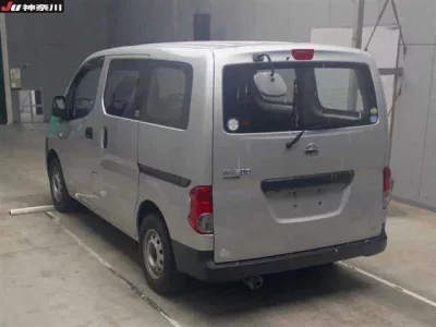 NISSAN NV200
