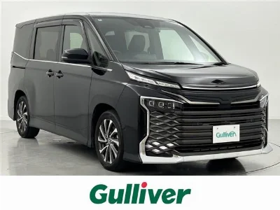 TOYOTA VOXY 2022 с аукциона, 2000cc, пробег 34 000 км