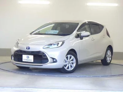 TOYOTA AQUA 2022 с аукциона, 1500cc, пробег 9 000 км