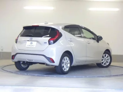 TOYOTA AQUA 2022 с аукциона, 1500cc, пробег 9 000 км